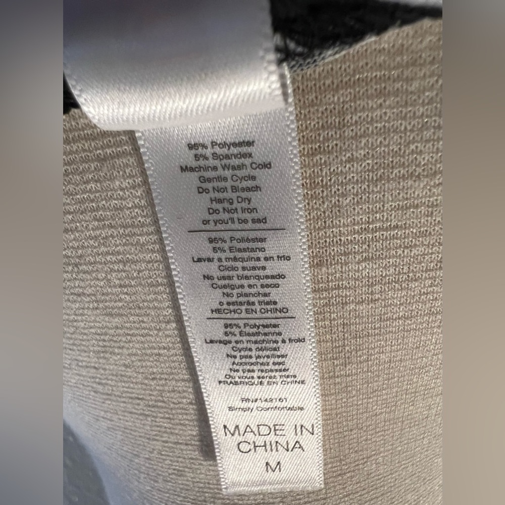 Lularoe Randy T-shirt - Picture 4 of 5